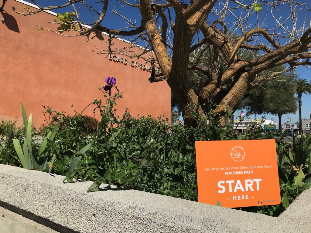 walking path start sign